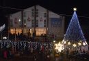 Putna: Ziua Națională a României sărbătorită cu patriotism și emoție, încununată de aprinderea luminițelor de Crăciun și degustare de bucate tradiționale