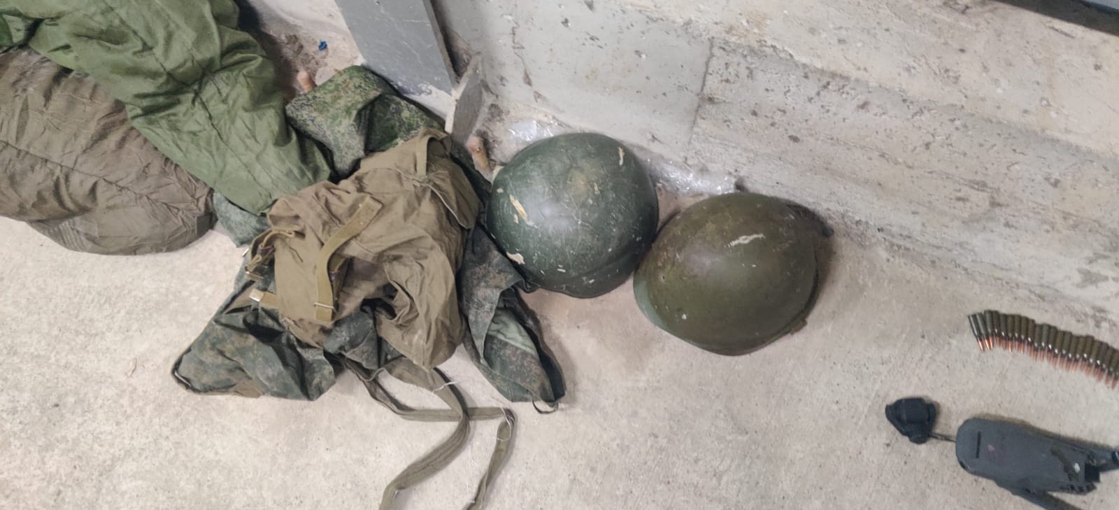 dig pierce captain Doi ucraineni au încercat să intre în România cu un tub de obuz, muniție  dar și alte accesorii militare dosite în mașină. Au fost opriți la PTF  Vicovu de Sus | SmartPress
