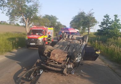 Autoturism răsturnat la Ipotești. Doi răniți au ajuns la spital