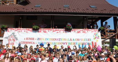 Sărbătoare de Ziua Copilului, la Dom Polski – Solonețu Nou. Peste 600 de copii s-au bucurat la evenimentul organizat de Uniunea Polonezilor din România