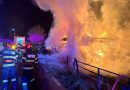 Gospodărie incendiată de o mână criminală, la Marginea. Patru ore s-au luptat pompierii cu flăcările